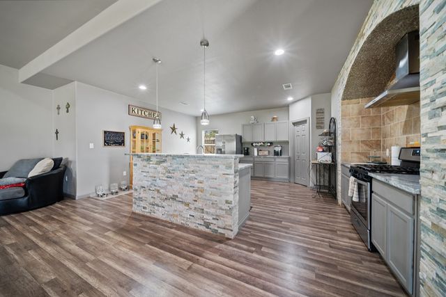 1302 Barnes Ave, Big Spring, TX 79720