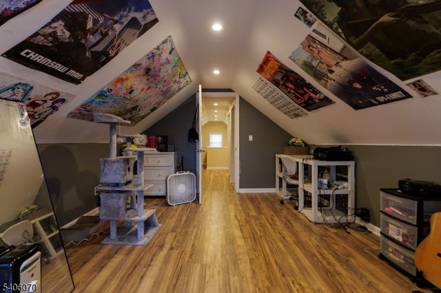 264 W Colfax Ave, Roselle Park Boro, NJ 07204