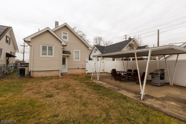 264 W Colfax Ave, Roselle Park Boro, NJ 07204