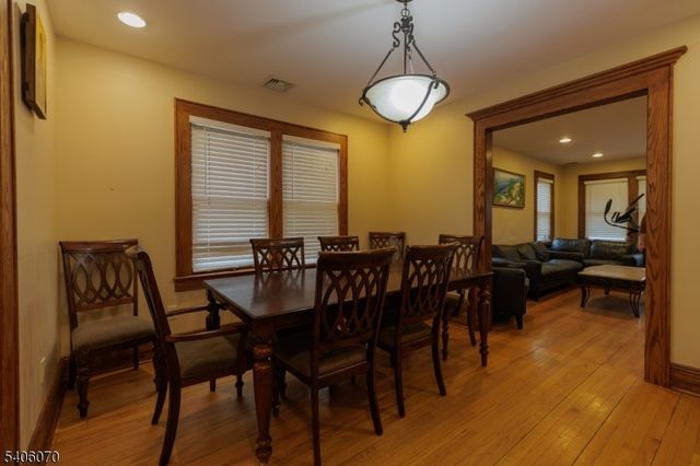 264 W Colfax Ave, Roselle Park Boro, NJ 07204