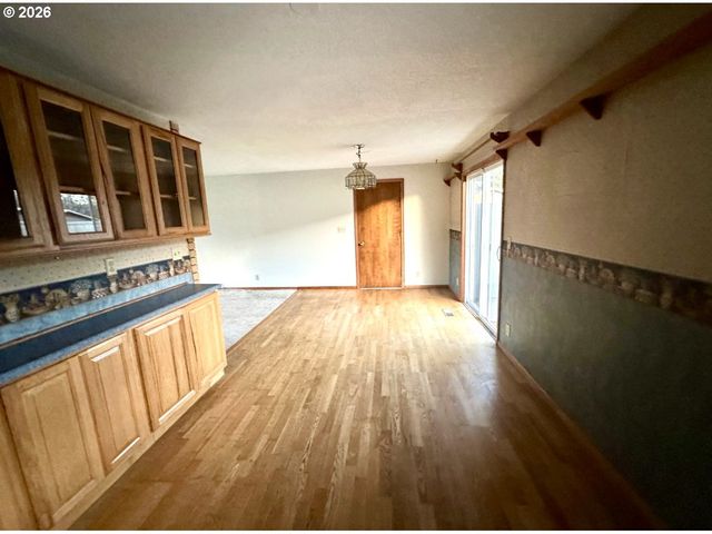 2691 14TH St, North Bend, OR 97459