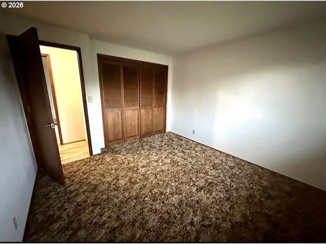 2691 14TH St, North Bend, OR 97459