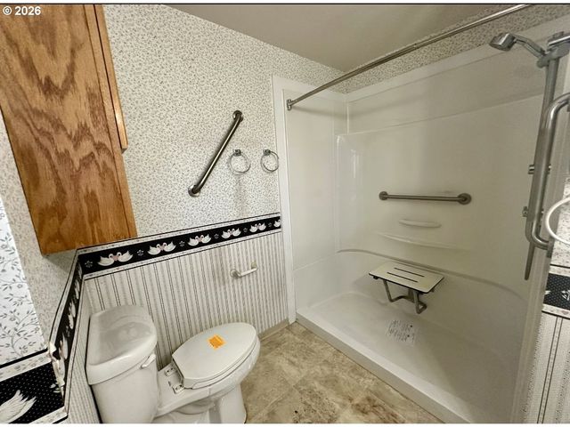 2691 14TH St, North Bend, OR 97459