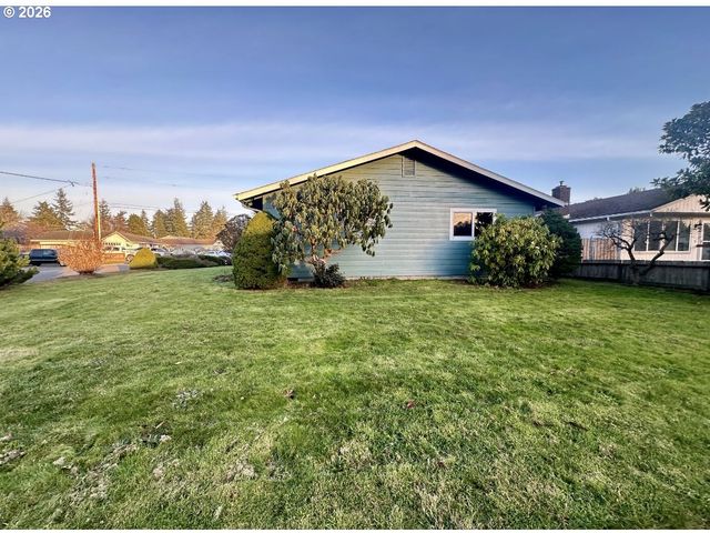 2691 14TH St, North Bend, OR 97459