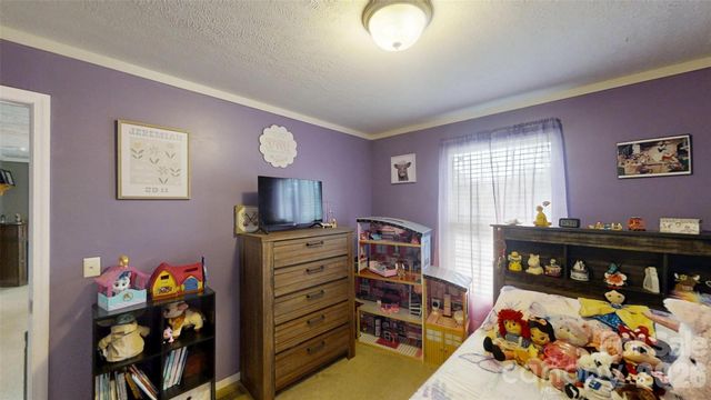 75 Pine Mount Road, Weaverville, NC 28787
