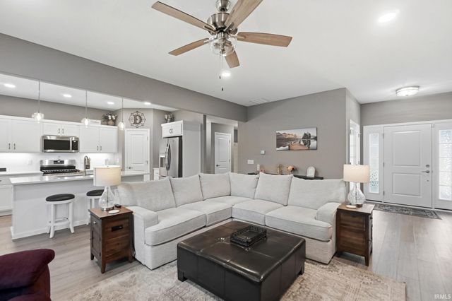 13870 Escondida Cove, Fort Wayne, IN 46845