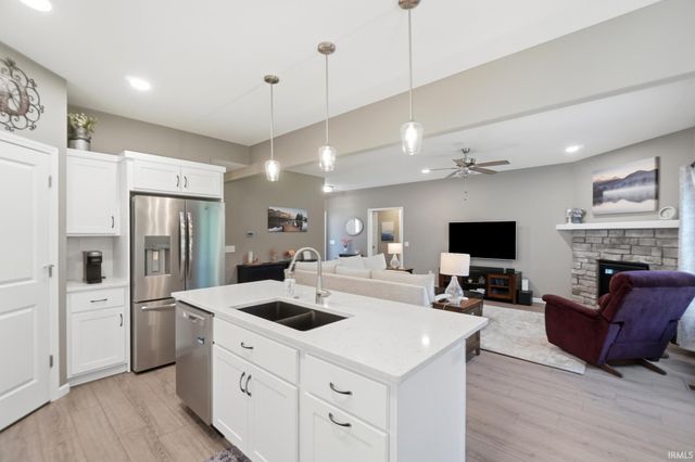 13870 Escondida Cove, Fort Wayne, IN 46845
