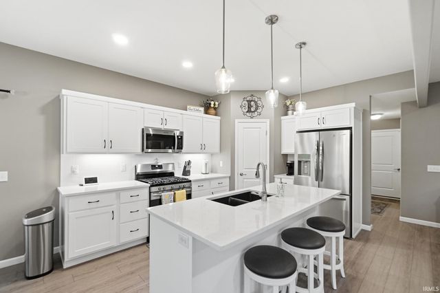 13870 Escondida Cove, Fort Wayne, IN 46845