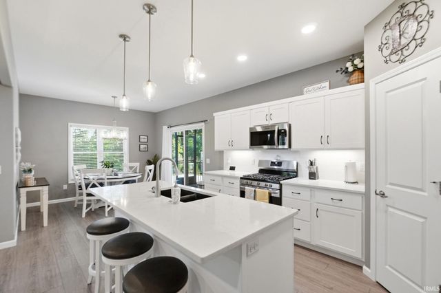 13870 Escondida Cove, Fort Wayne, IN 46845