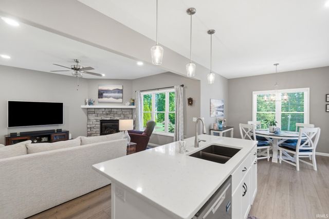 13870 Escondida Cove, Fort Wayne, IN 46845