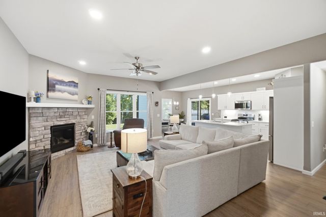 13870 Escondida Cove, Fort Wayne, IN 46845