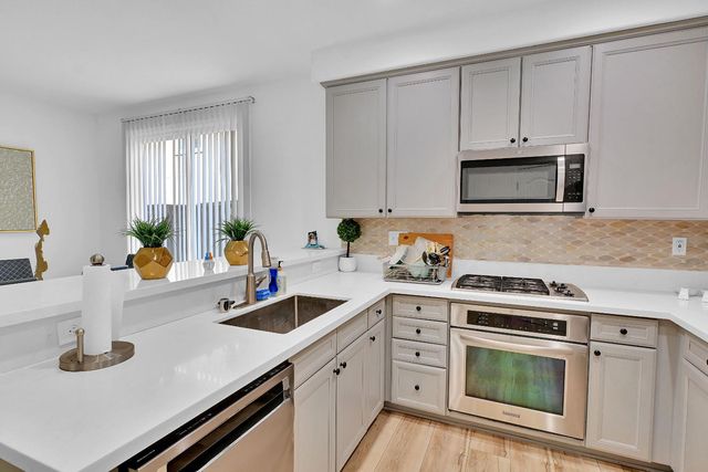 6 Bonack Pl, Sacramento, CA 95835