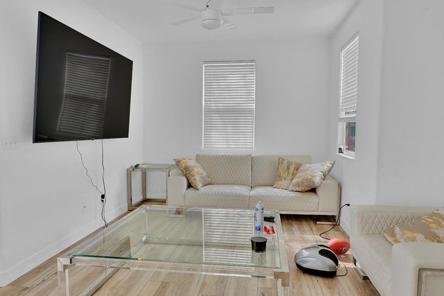 6 Bonack Pl, Sacramento, CA 95835