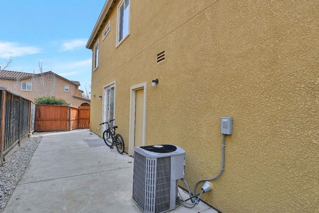 6 Bonack Pl, Sacramento, CA 95835