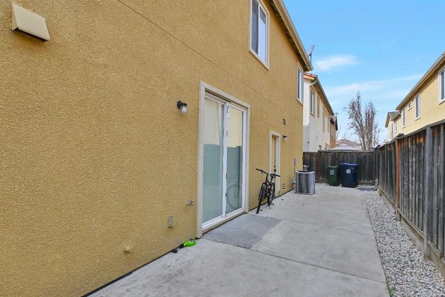 6 Bonack Pl, Sacramento, CA 95835