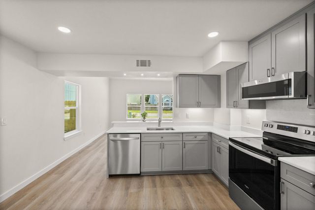 387 NW Canterbury Circle, Fort Walton Beach, FL 32548