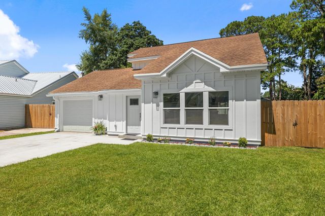 387 NW Canterbury Circle, Fort Walton Beach, FL 32548