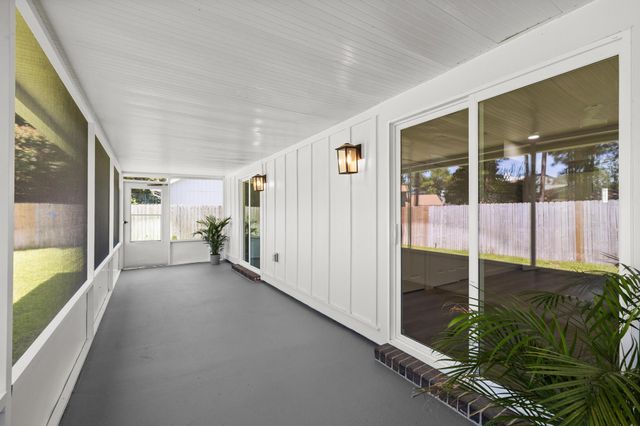 387 NW Canterbury Circle, Fort Walton Beach, FL 32548