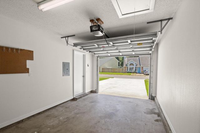 387 NW Canterbury Circle, Fort Walton Beach, FL 32548