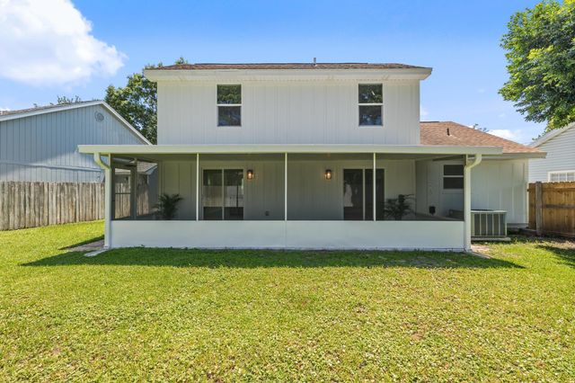 387 NW Canterbury Circle, Fort Walton Beach, FL 32548