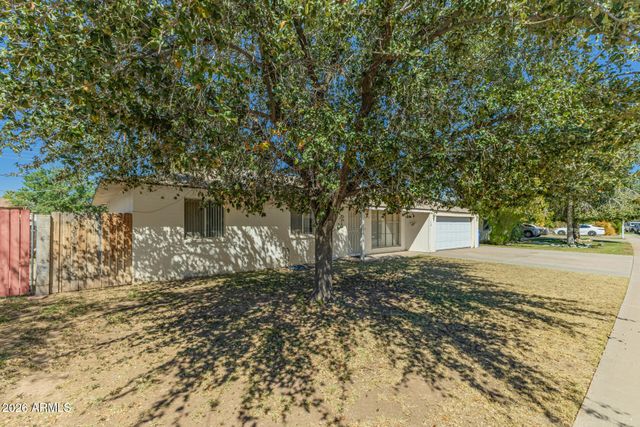 3802 W STATE Avenue, Phoenix, AZ 85051