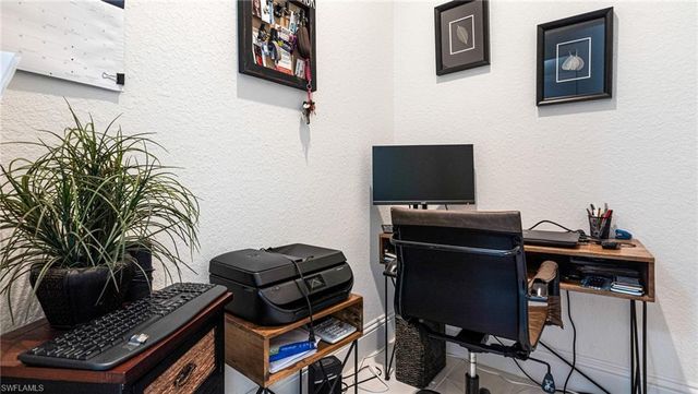 101 SW 39th PL, Cape Coral, FL 33991