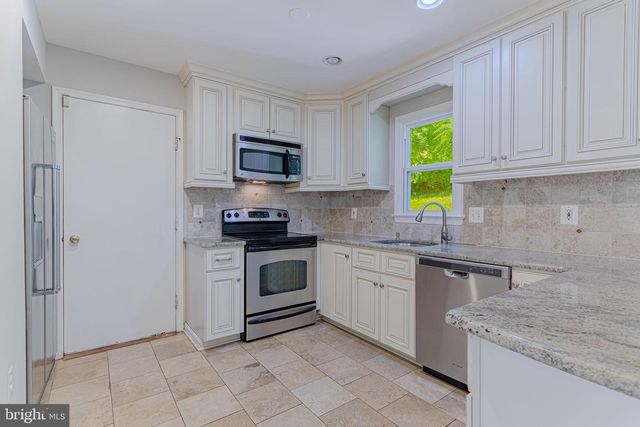 11778 HOLLYVIEW DR, Great Falls, VA 22066