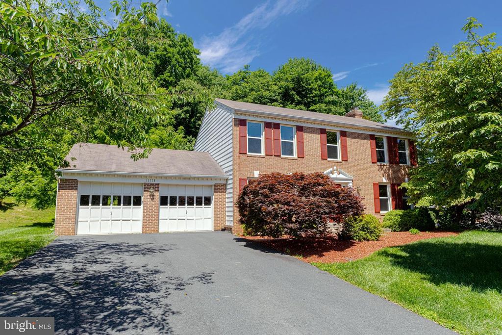 11778 HOLLYVIEW DR, Great Falls, VA 22066