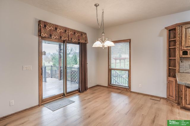 909 Rawhide Road, Papillion, NE 68046