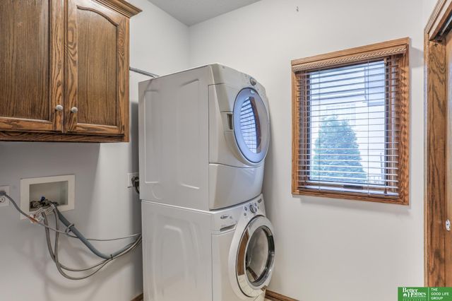 909 Rawhide Road, Papillion, NE 68046