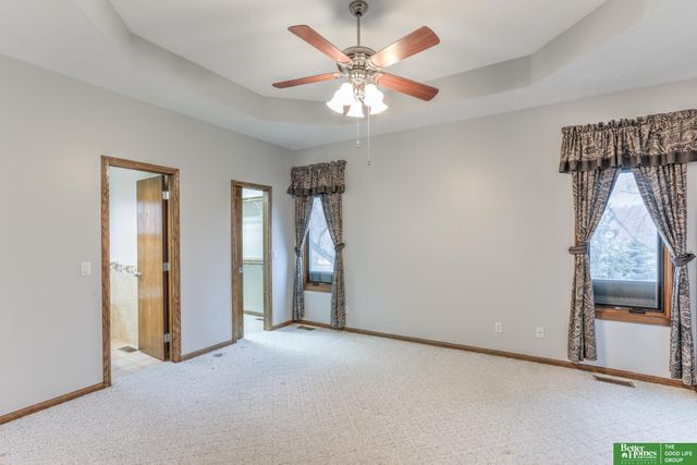 909 Rawhide Road, Papillion, NE 68046