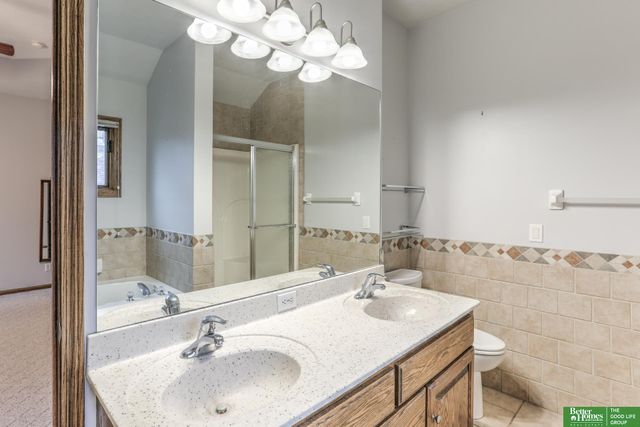 909 Rawhide Road, Papillion, NE 68046