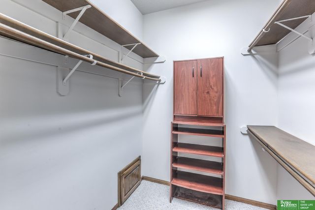 909 Rawhide Road, Papillion, NE 68046