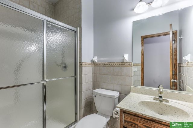 909 Rawhide Road, Papillion, NE 68046