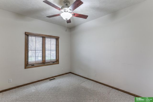 909 Rawhide Road, Papillion, NE 68046