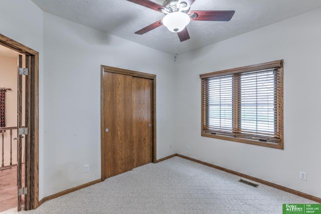 909 Rawhide Road, Papillion, NE 68046