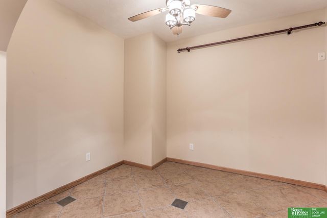 909 Rawhide Road, Papillion, NE 68046