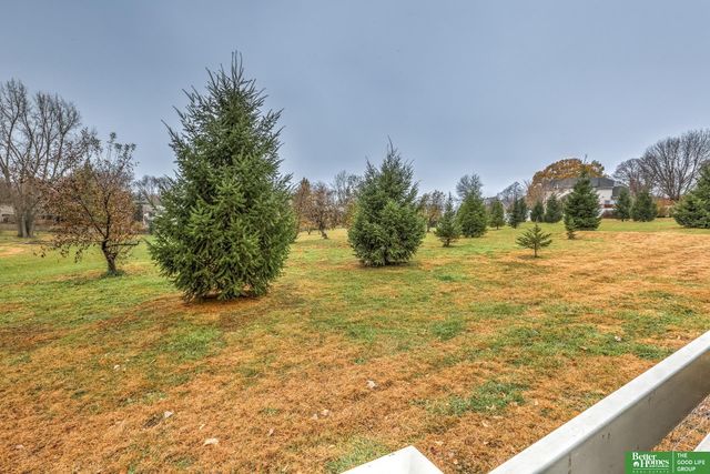 909 Rawhide Road, Papillion, NE 68046