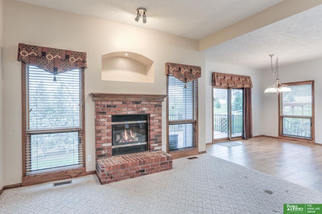 909 Rawhide Road, Papillion, NE 68046