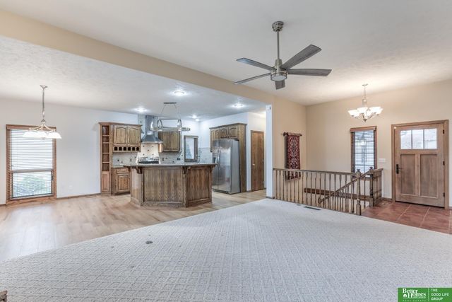 909 Rawhide Road, Papillion, NE 68046