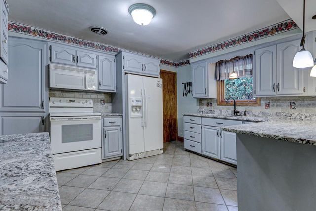 1404 N CHARLOTTE STREET, Appleton, WI 54911