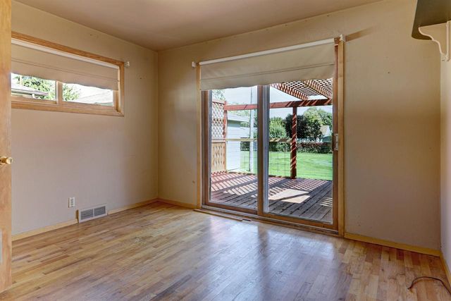 1404 N CHARLOTTE STREET, Appleton, WI 54911