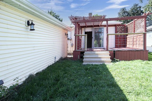 1404 N CHARLOTTE STREET, Appleton, WI 54911