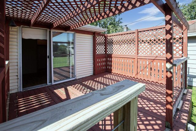 1404 N CHARLOTTE STREET, Appleton, WI 54911