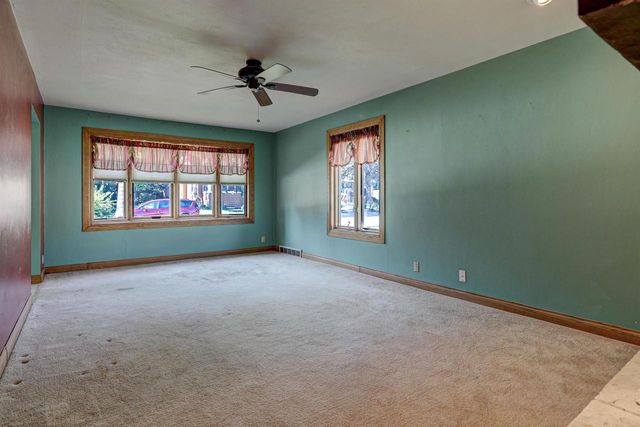 1404 N CHARLOTTE STREET, Appleton, WI 54911