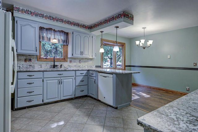 1404 N CHARLOTTE STREET, Appleton, WI 54911