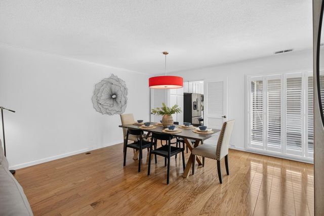 1427 Commons Dr, Sacramento, CA 95825