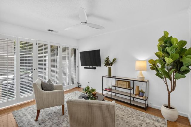 1427 Commons Dr, Sacramento, CA 95825