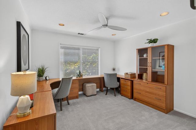 1427 Commons Dr, Sacramento, CA 95825