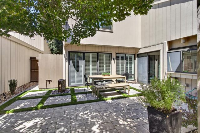 1427 Commons Dr, Sacramento, CA 95825